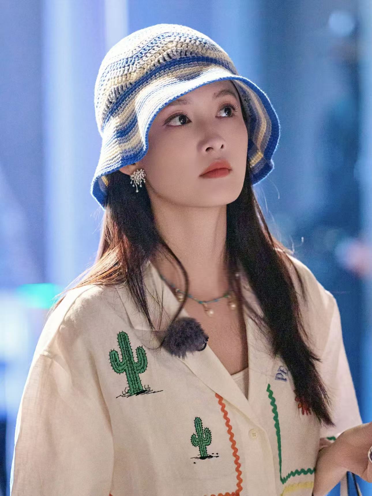 Hefang Sparkling Nebula Earrings (earrings/clip-on)