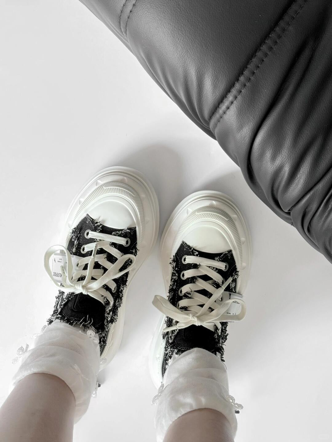 2.0 Classic Black White Low Top Sneaker