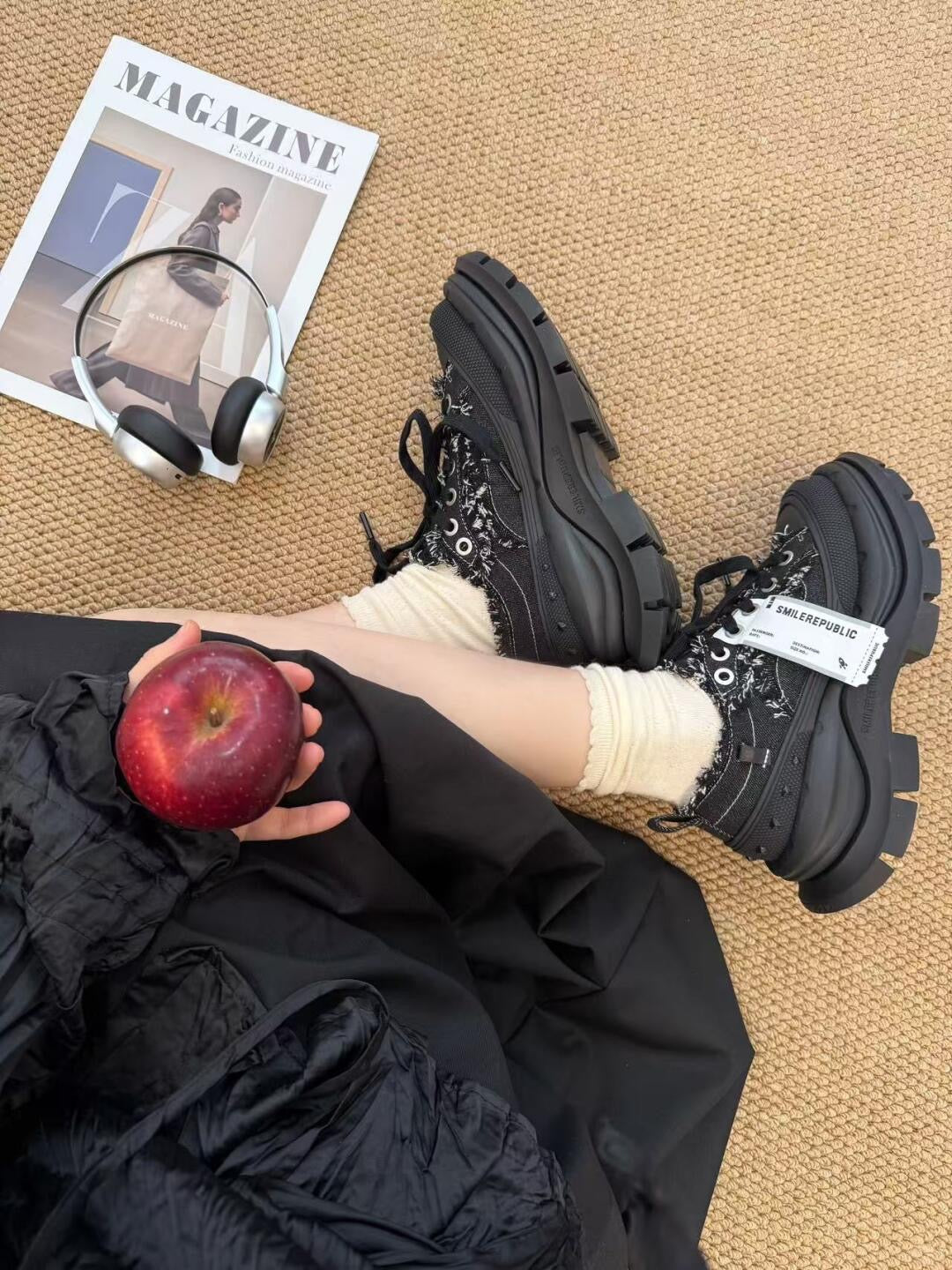 2.0 Classic Black Low Top Sneaker