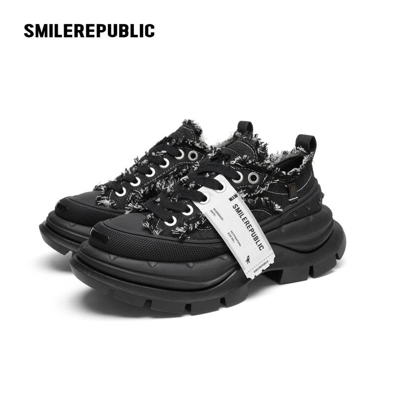 2.0 Classic Black Low Top Sneaker