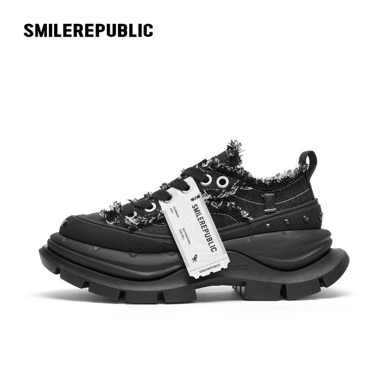 2.0 Classic Black Low Top Sneaker