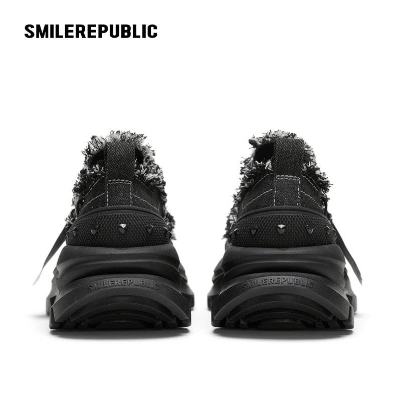 2.0 Classic Black Low Top Sneaker
