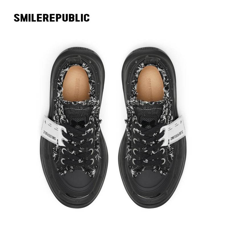 2.0 Classic Black Low Top Sneaker