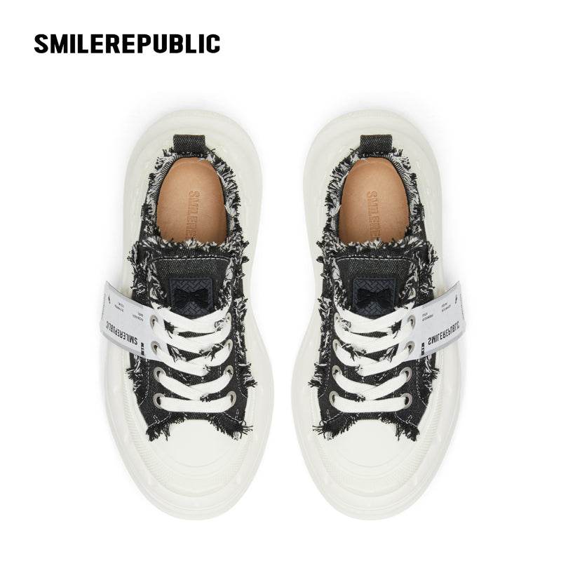 2.0 Classic Black White Low Top Sneaker