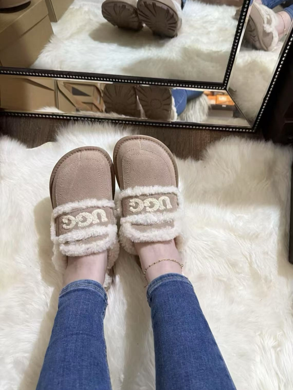AUS Ozwear Fur Slippers