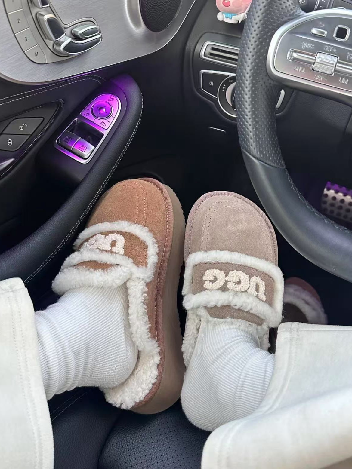 AUS Ozwear Fur Slippers