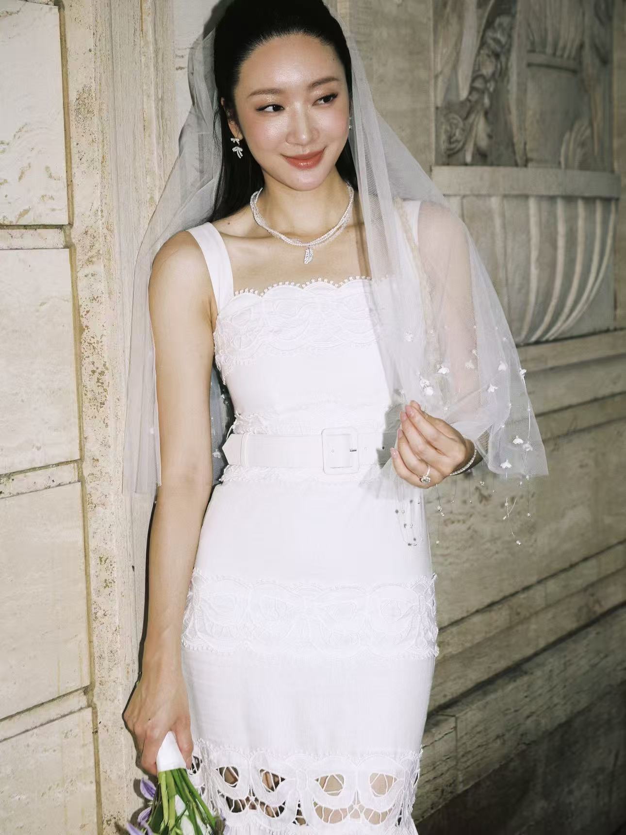 Hefang Moonlight Feather Necklace & Earrings