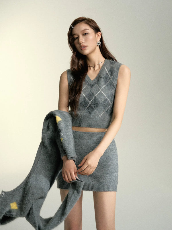Gray Diamond Pattern Wool Cardigan & Vest